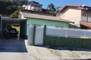 Casa em ��guas de Lindóia